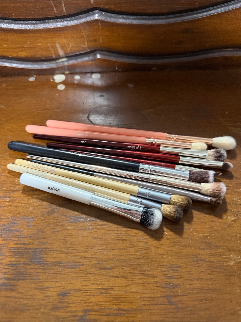 Assorted Eyeshadow and Blending Brush Set - Mixed Colors